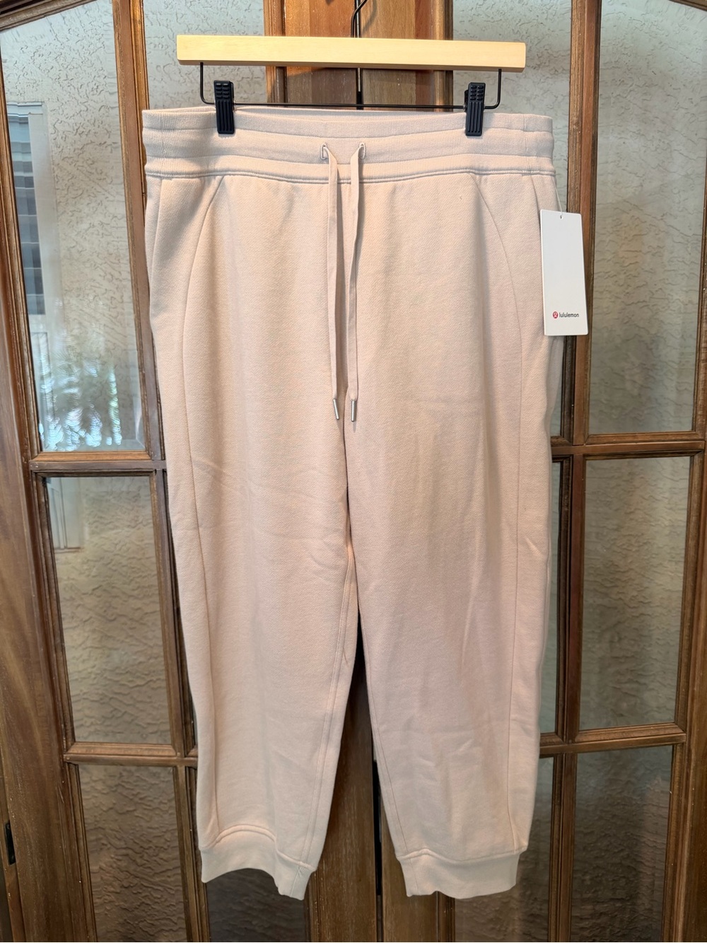 lululemon athletica Women's Cropped Jogger Pants - Beige/Tan
